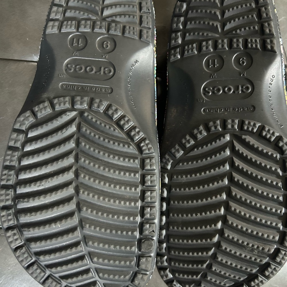 Harry Potter CROCS Black and Multicolor Patterned Clogs - Picture 7 of 8